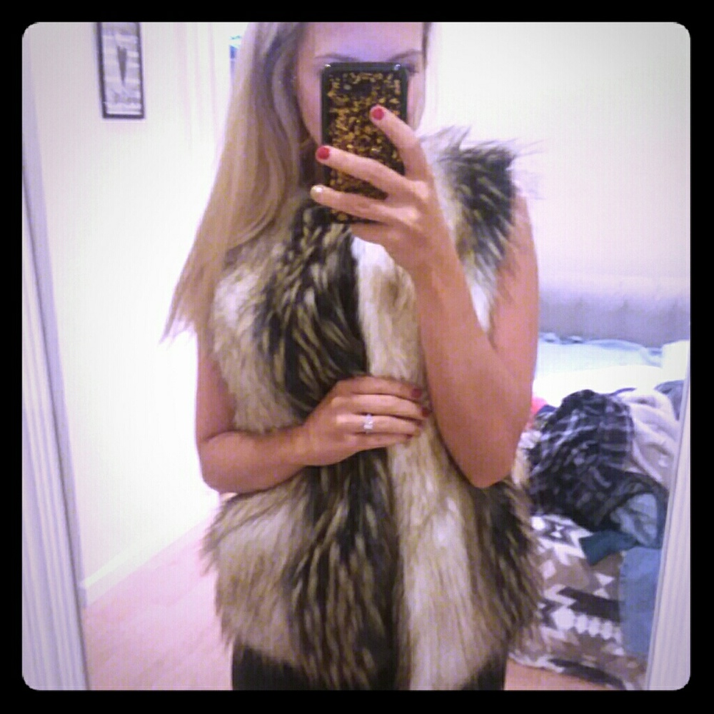 🚫SOLD🚫Faux Fur Vest